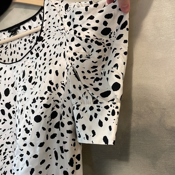 Ann Taylor Silk Blouse- Puff Sleeve, Animal Print (Size 10) - Picture 4 of 13